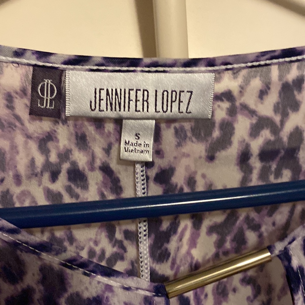 JLo top - Picture 4 of 4